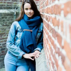 Lot 83 sjaals Fem21 Donker Blauw Discount