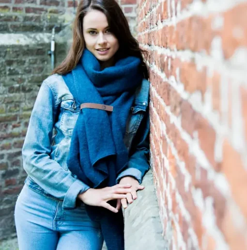 Lot 83 sjaals Fem21 Donker Blauw Discount