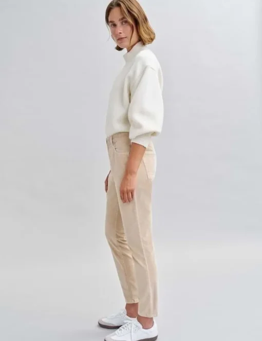 Opus jeans 1022054305279 Licht Bruin Hot
