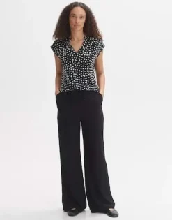 Opus t-shirts 2260112377100 Zwart Hot